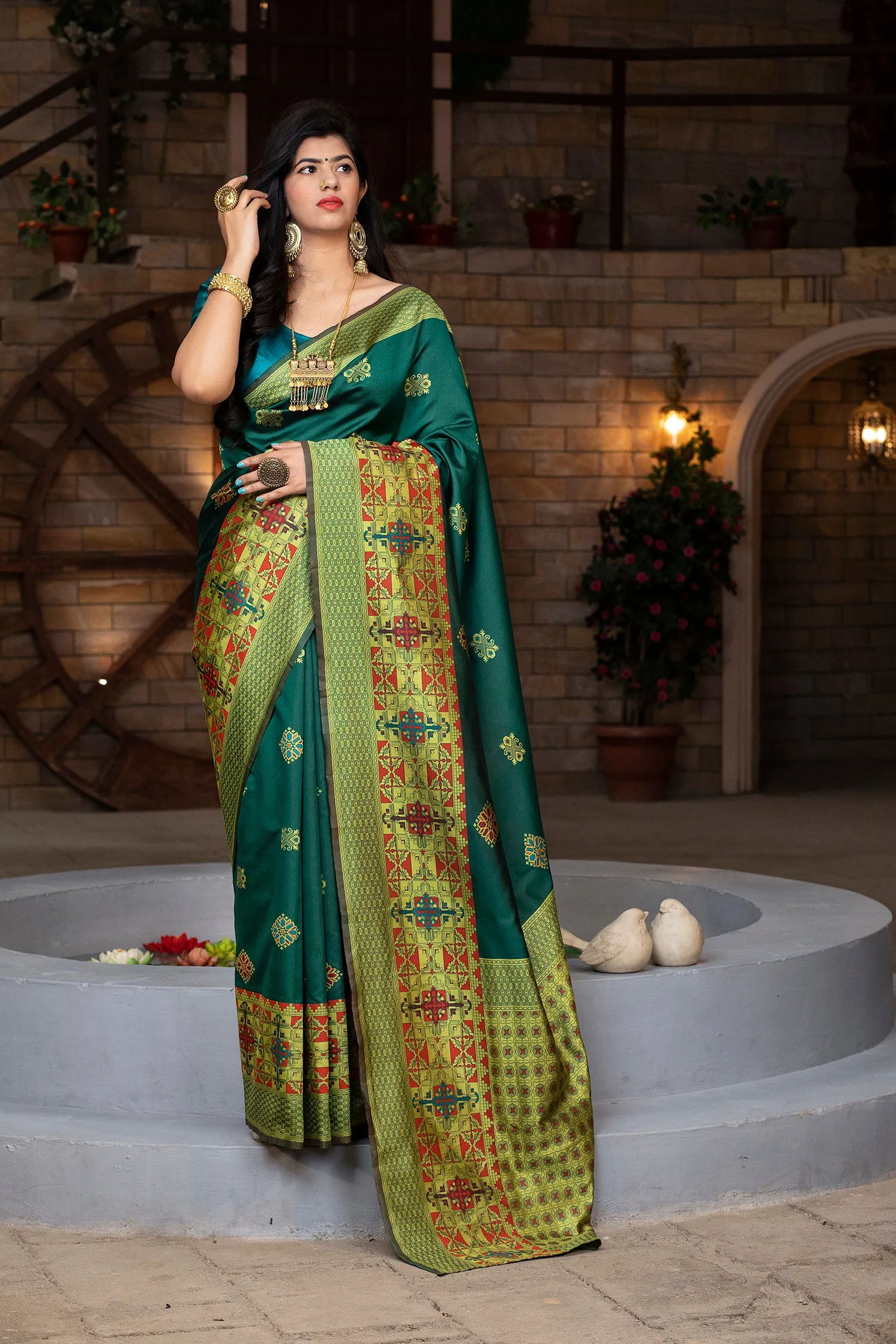 Green Heavy Bordered Banarasi Silk Wedding Wear Saree With Blouse