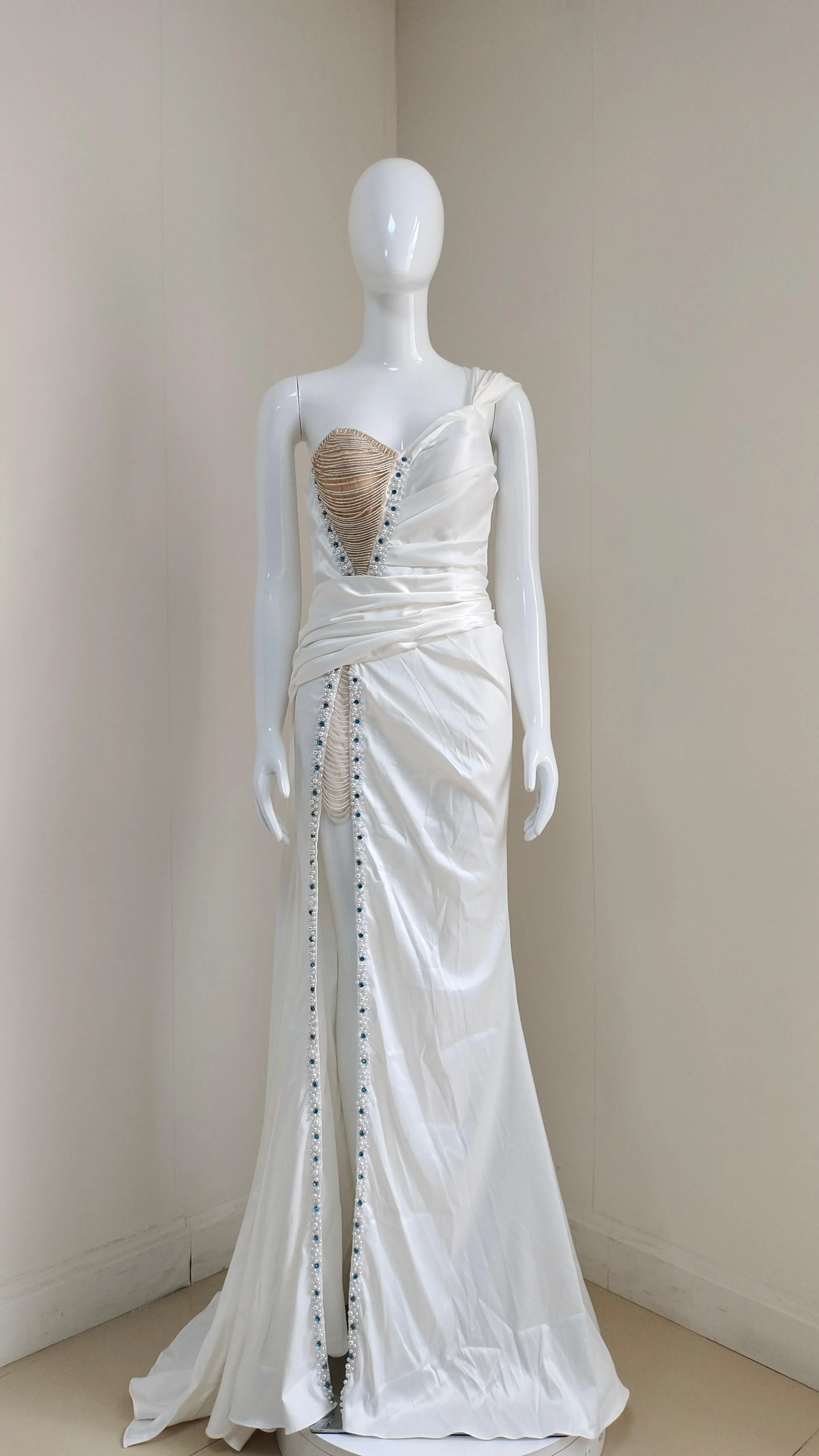 KittenAlarm - Saige Sweet Heart Neckline Maxi Dress