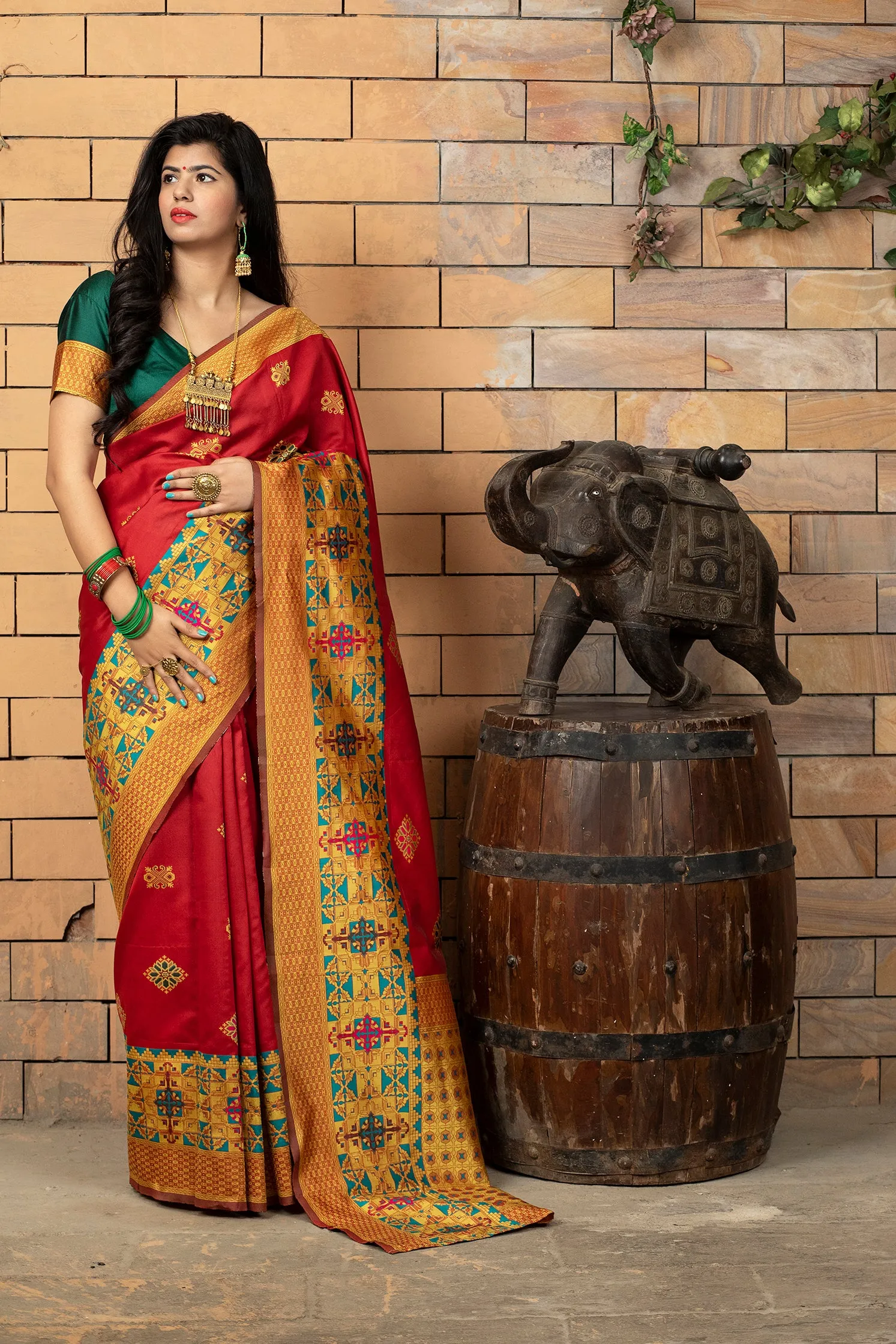 Magnetic Red Colored Festive Wear Woven Banarasi Silk Saree